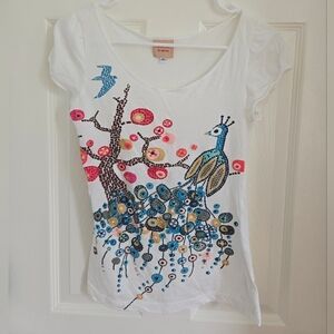 Y2K Twinkle by Wenlan White Tee With Peacock Mosaic Print Sz. M